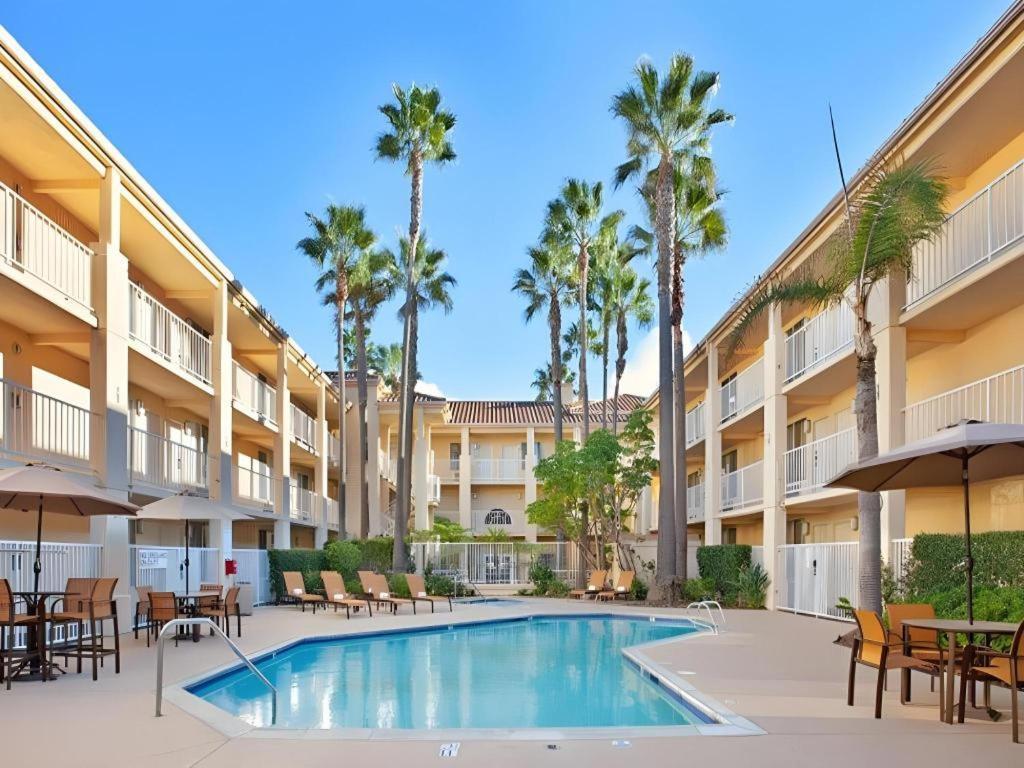 Hotel San Diego-Rancho Bernardo エクステリア 写真
